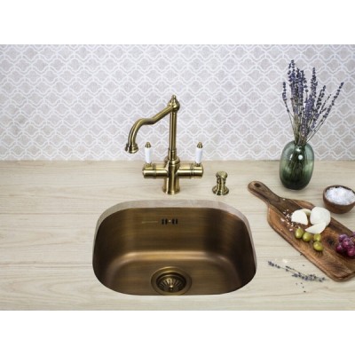 Смеситель Omoikiri Tottori-AB-022 латунь/античная латунь (4994009) Смеситель Omoikiri Tottori-AB-022 латунь/античная латунь (4994009)