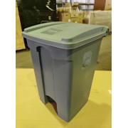 Контейнер для мусора Cambro WBFC45LBASE (45л, с педалью, с крышкой)