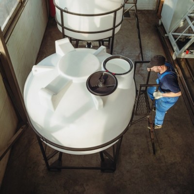 Емкость ЭКОПРОМ ЦКТ 3000 л с патрубком в обрешетке Емкость ЭКОПРОМ ЦКТ 3000 л с патрубком в обрешетке