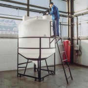 Емкость ЭКОПРОМ ЦКТ 5000 л с патрубком в обрешетке