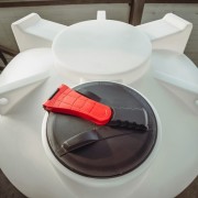 Емкость ЭКОПРОМ ЦКТ 3000 л с патрубком в обрешетке с лестницей