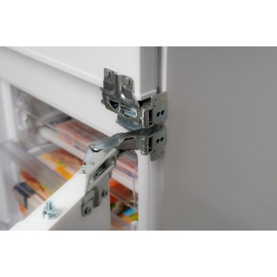 Холодильник SCHAUB LORENZ SLU S 445 W3M Холодильник SCHAUB LORENZ SLU S 445 W3M