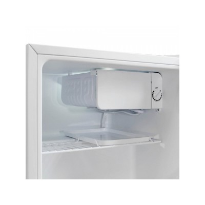 Компактный холодильник с отделением для быстрого охлаждения напитков Бирюса Б-50 Компактный холодильник с отделением для быстрого охлаждения напитков Бирюса Б-50